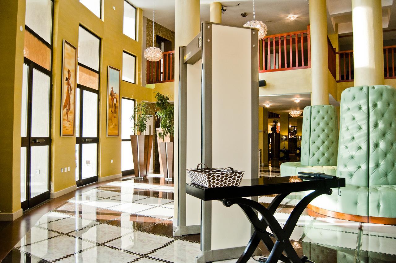 South Star International Hotel Ауаса Екстериор снимка