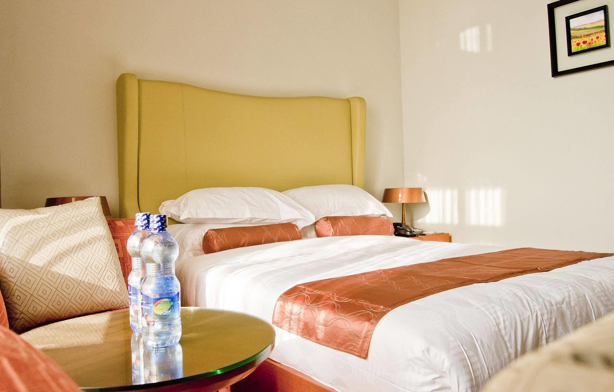 South Star International Hotel Ауаса Екстериор снимка