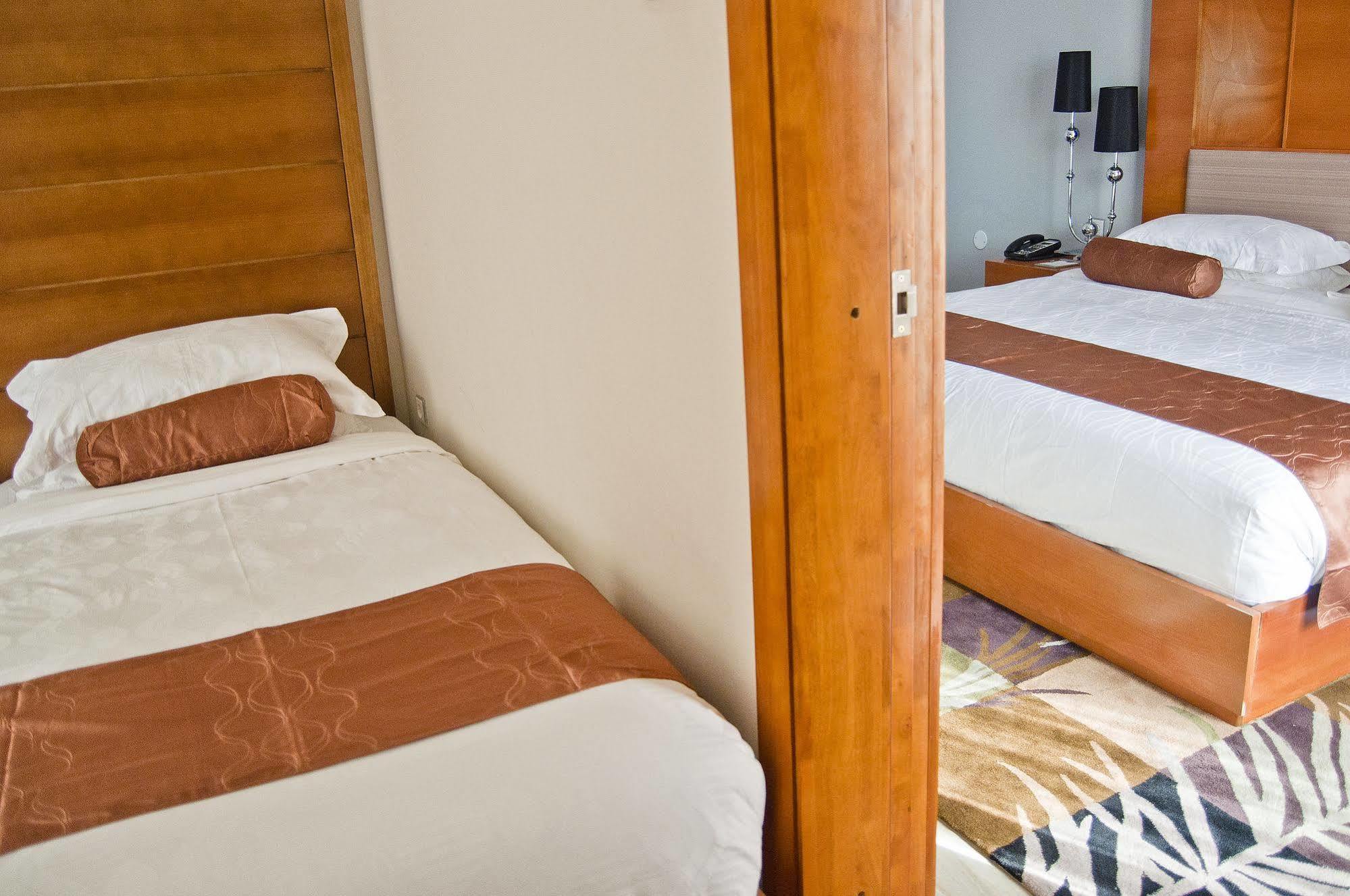 South Star International Hotel Ауаса Екстериор снимка